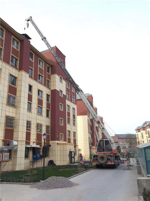 贡井区跨街广告牌的高空安装注意事项