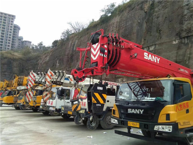 贡井区吊车出租按什么计费？台班费、单次费、里程费怎么算？