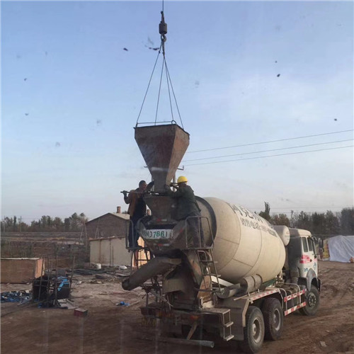 贡井区“精准瞄准”—— 吊车的 “定位导航” 技术