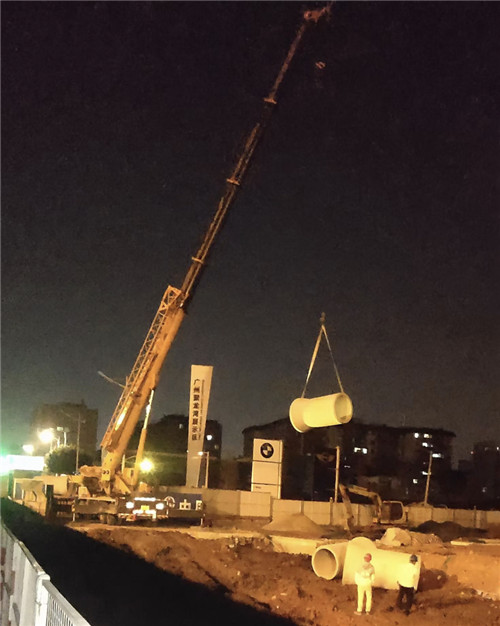 贡井区“弯臂矫正”—— 吊车的 “形变补偿” 技术